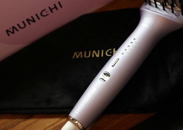MUNICHI 沐尼黑 溫控直髮梳 ION負離子 直捲兩用 MCH陶瓷防燙梳齒 適合手殘黨的美髮造型工具