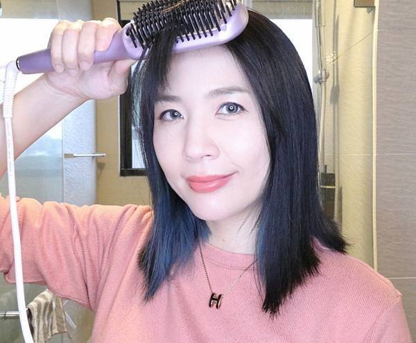 MUNICHI 沐尼黑 溫控直髮梳 ION負離子 直捲兩用 MCH陶瓷防燙梳齒 適合手殘黨的美髮造型工具