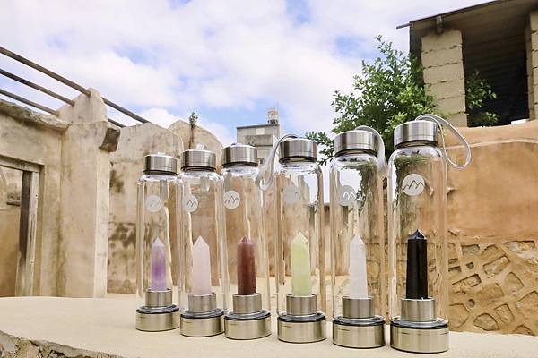 天然水晶能量水瓶 共有12款可挑選～十分鐘自己做能量水 來自