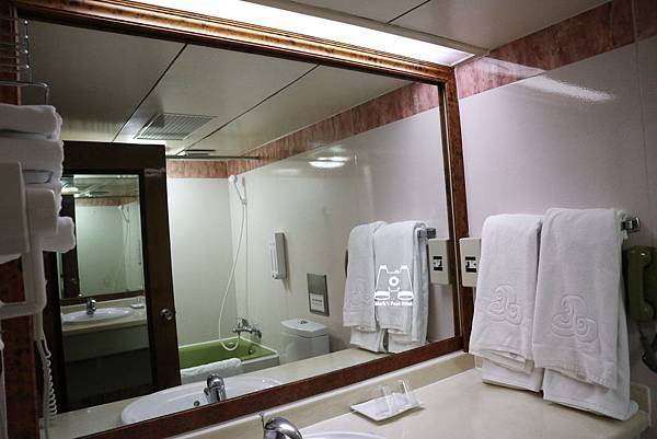 晶悅國際飯店浴室玻璃.jpg