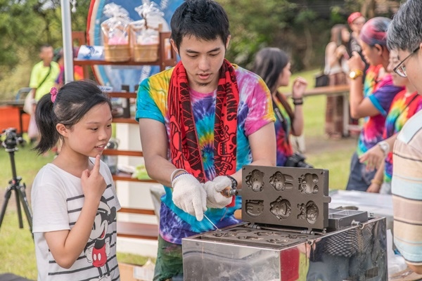 天籟烏托市集，好吃好玩，每週都有不同街頭表演駐點表演-3000.jpg