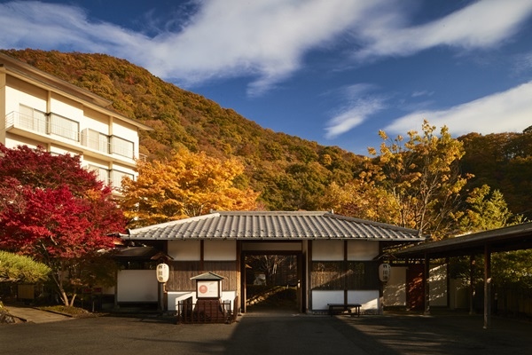 Hoshino Resorts KAI Kawaji Entrance Autumn1.jpg