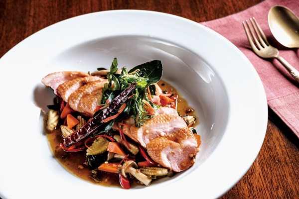 Fried smoked duck breast with hot basil and hot chili.jpg Fried smoked duck breast with hot basil and hot chili.jpg