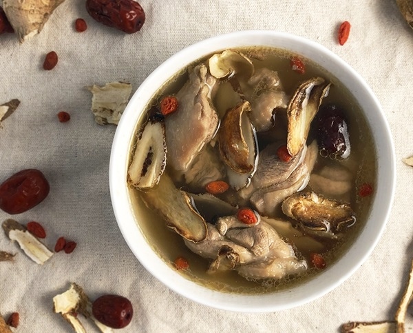 麻油雞 藥膳.jpg 麻油雞 藥膳.jpg