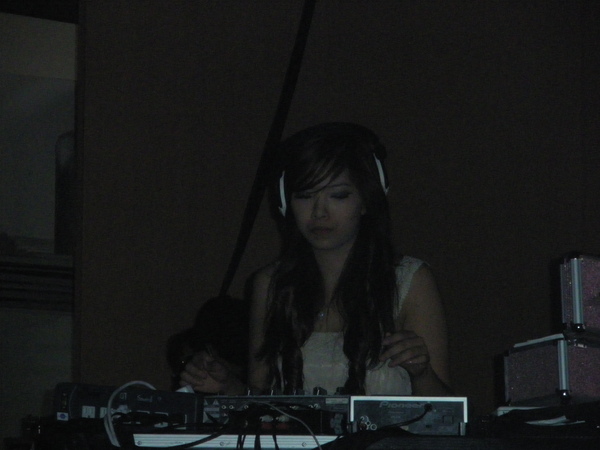 女DJ~