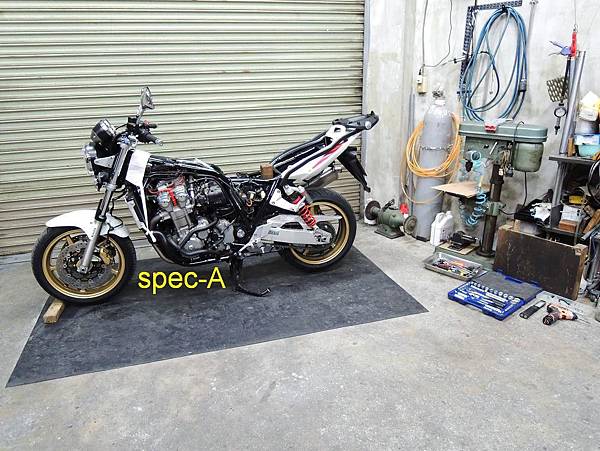 14 12 台中部落客陳先生預約保養honda Cb 1300 噴油嘴清洗cb1300 保養更換水箱冷卻液空氣濾網草屯重型機車保養前後煞車油草屯重機保養南投重機維修草屯重機維修草屯重機南投重機草屯重機保養南投重機保養草屯重機店南投重機店