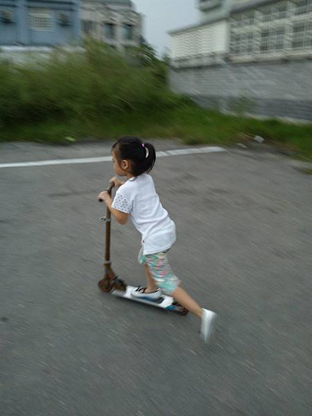 一週嘗試滑板車 