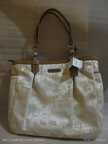 COACH.米白馬車包.jpg COACH.米白馬車包.jpg