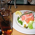 到CASINO用餐--前菜--薰鮭魚.jpg