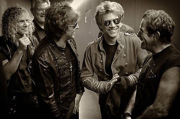 bon-jovi-zurich-backstage-billboard-650