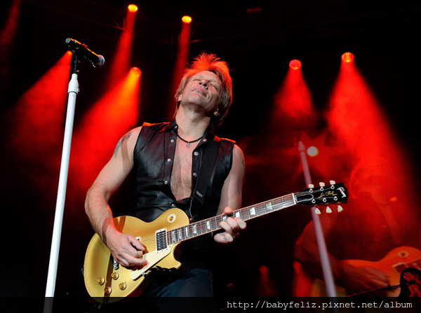 BonJovi01-600x447