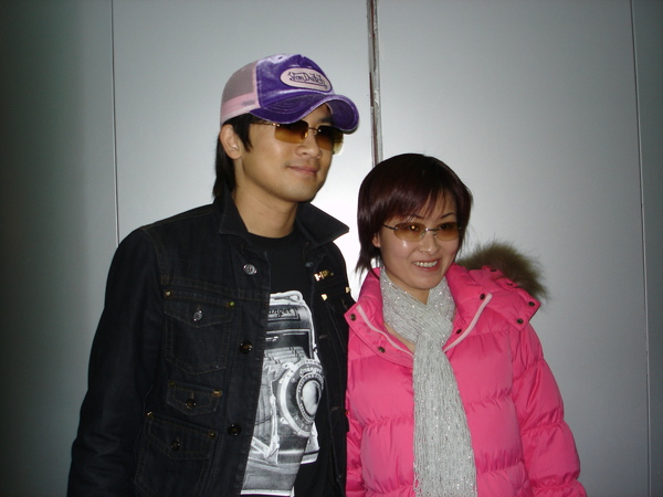 與有朋攝於2006年2月13日長沙機場2.JPG