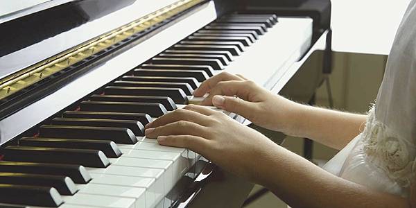 piano_learning.jpg piano_learning.jpg