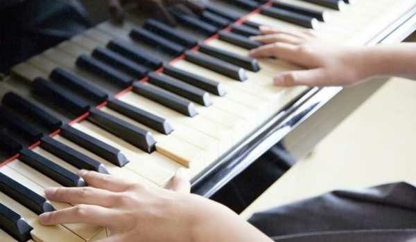 孩子們的中古鋼琴有沒有在彈啊? 不要讓二手鋼琴生鏽了喔!不彈