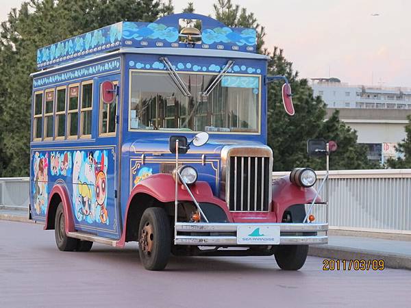 超可愛的遊園車