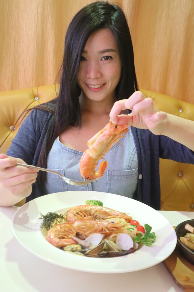 【台北|萬華】Oyami Cafe 西門町網美餐廳，天使紅蝦