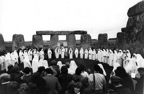 druids-stonehenge.jpg