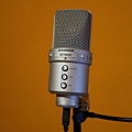 microphone-2247471_1920.jpg