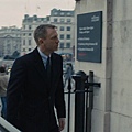 007_Skyfall.2012.mkv_20170718_020916.704.jpg