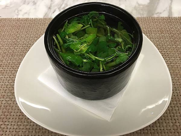 緩慢第二天晚餐-飛魚乾野菜清湯-1.JPG