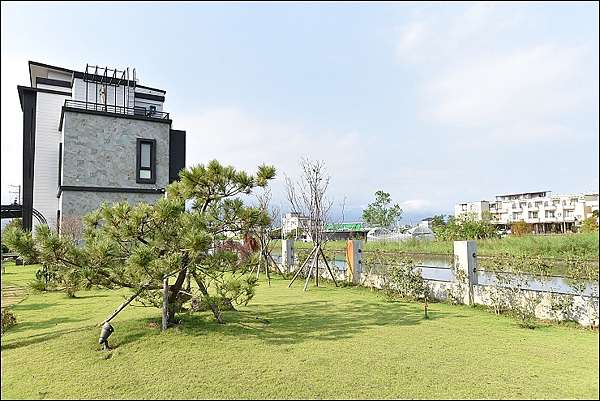 宜蘭員山民宿 蘭庭民宿一泊二食 玻璃屋私廚無菜單料理 現烘咖啡diy體驗 浴室跟房間一樣大 適合小倆口或小家庭渡假的精緻民宿 魔鬼甄與天使嘉