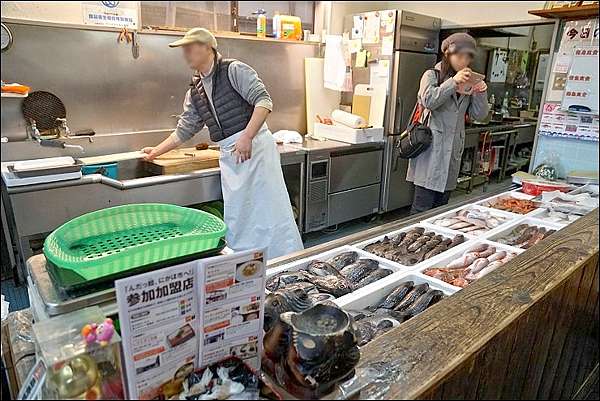 秋田美食 必買伴手禮 有夠超值的生魚片定食 Kitchen 海鮮店及不可錯過的必買伴手禮 魔鬼甄與天使嘉