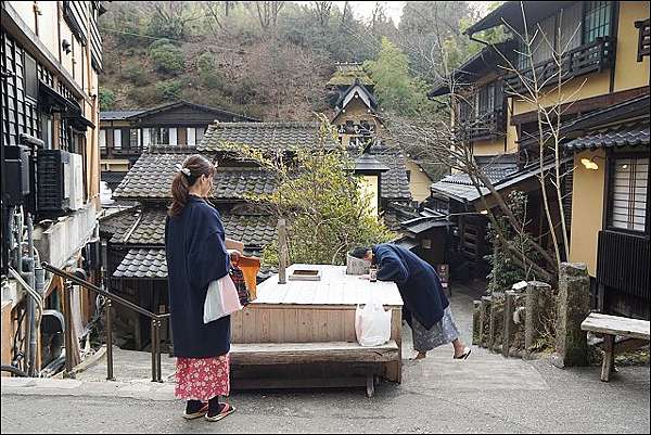 日本 熊本 日本南小國黑川溫泉泉質好又夠隱密 比起觀光客多到爆的由布院來的清幽自在 魔鬼甄與天使嘉 日本 熊本 日本南小國黑川溫泉泉質好又夠隱密 比起觀光客多到爆的由布院來的清幽自在 魔鬼甄與天使嘉