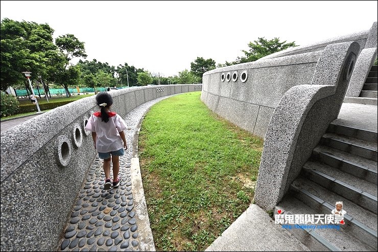 台灣黑熊溜滑梯