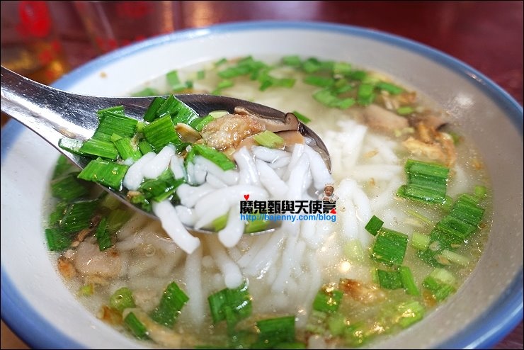 《中壢/小姑食記》八年五班客家古早味,樹屋鐵皮屋紅磚混搭懷舊風,飯後張豐盛香濃芝麻牛奶冰及鉅大剉冰俗擱大碗超消暑! @ 魔鬼甄與天使嘉 :: 痞客邦 PIXNET ::