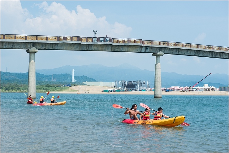 獨木舟.jpg 獨木舟.jpg