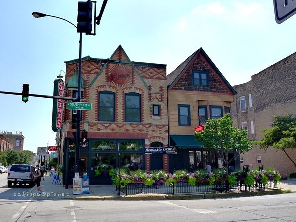 Schlitz tied house