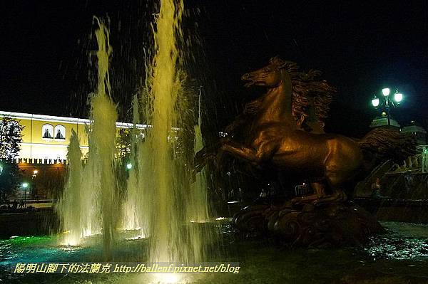 P1280849-莫斯科紅場夜遊-路經亞歷山大花園噴泉池