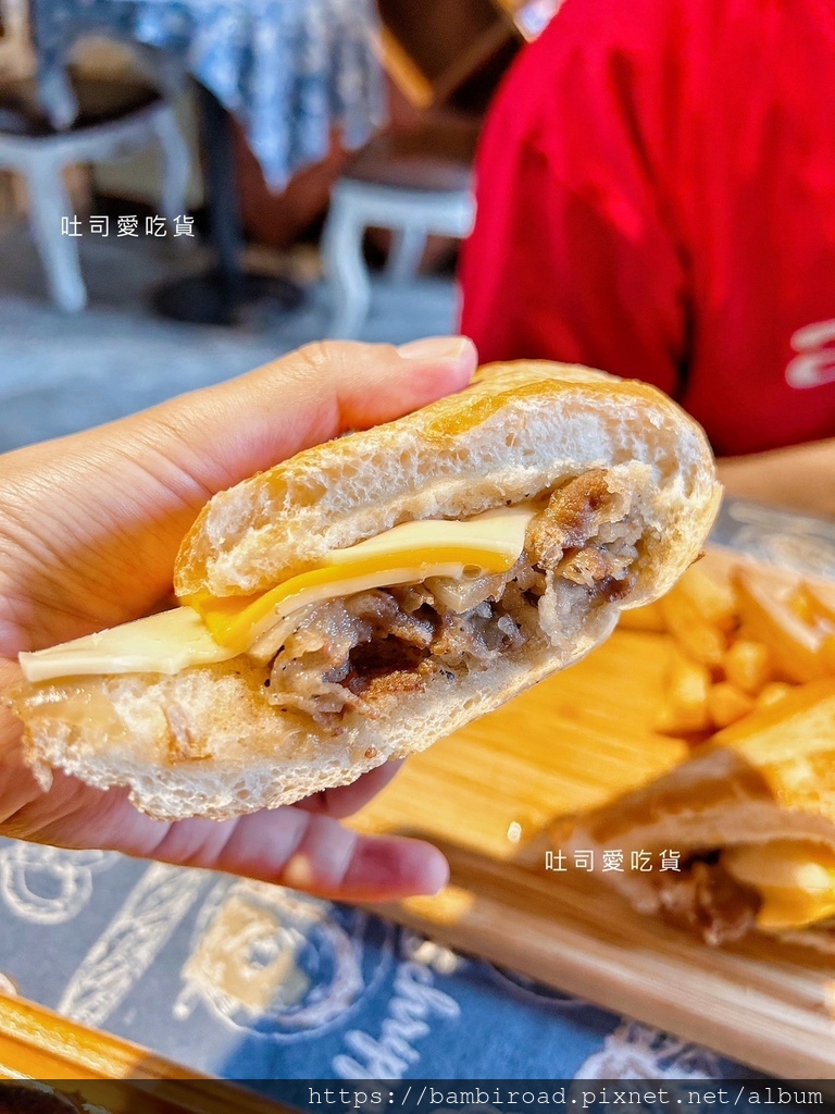 新北．中和區｜肥禿子美式餐廳｜ 老牌美式餐廳，餐點實在，價位