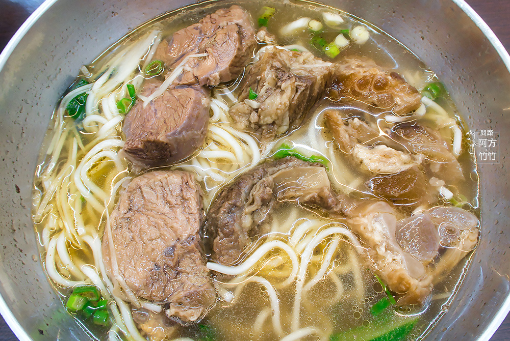 台中南屯在地美食鮮道口福牛肉麵牛肉麵台中牛肉麵牛肉麵推薦台中清燉牛肉麵牛肉麵台中台中牛肉麵ptt文心路美食鮮道口福牛肉麵向心店台中美食台中小吃南屯區牛肉麵問路天雲老師天界之舟方竹問路阿方竹竹小夫妻菜單10.jpg