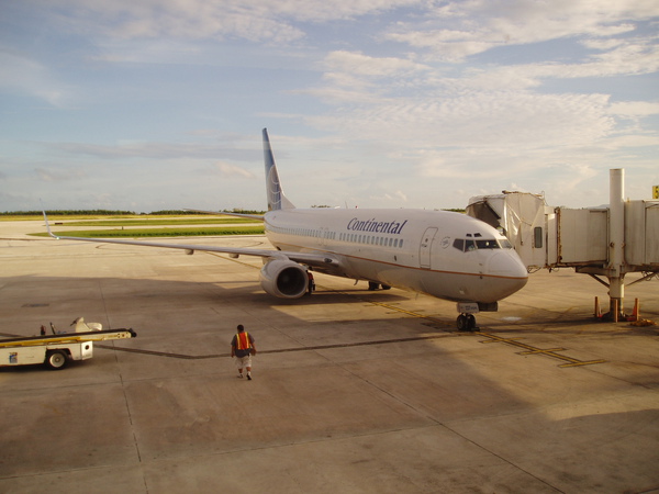 美國大陸航空 B737-800 在塞班 Continental Airlines B737-800 in Saipan