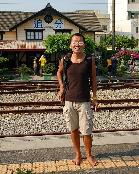 赤腳旅行車小斌