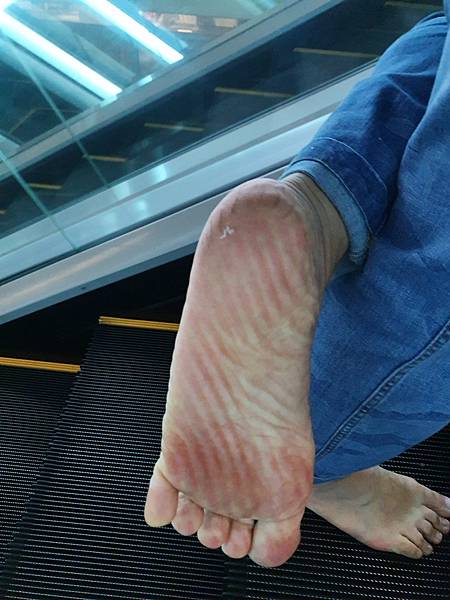 赤腳走路,提升免疫力。