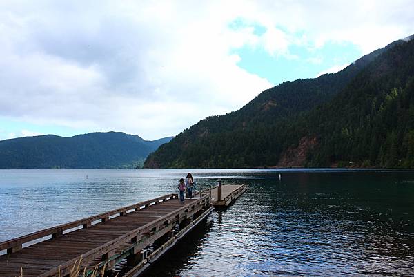 LAKE CRESCENT