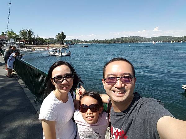 箭頭湖 (Lake Arrowhead )