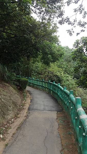 鶯歌石登山步道