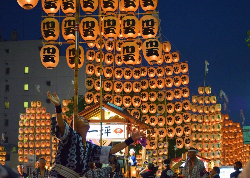 日本秋田竿燈節2015_800px