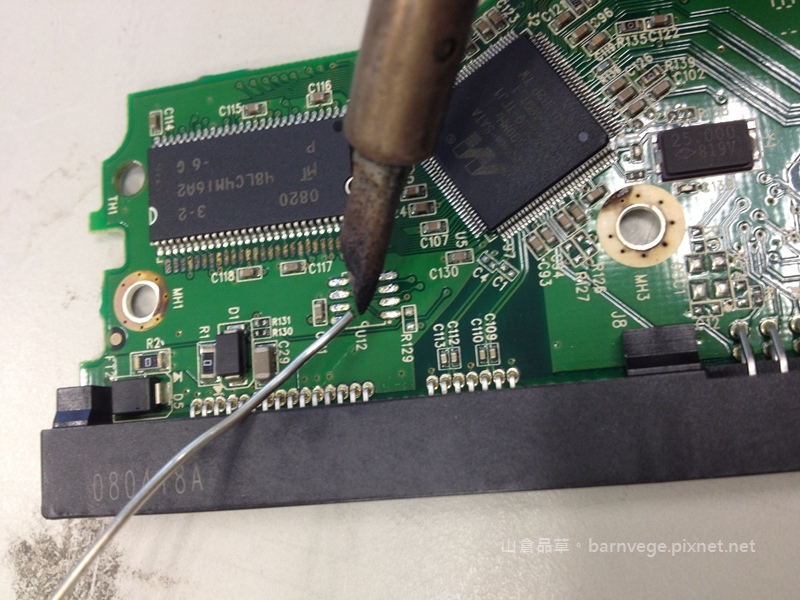 PIC6 將U12 錫渣清乾淨.jpg PIC6 將U12 錫渣清乾淨.jpg