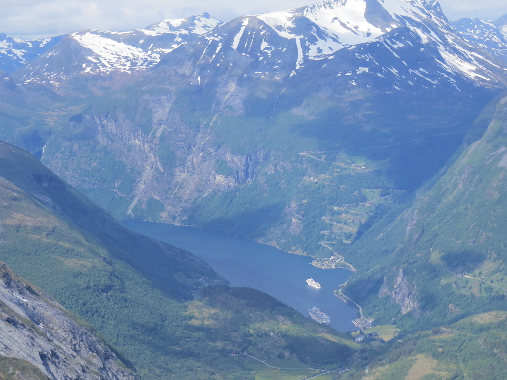 Dalsnibba_Geirangerfjord_BHsiung2016.jpg Dalsnibba_Geirangerfjord_BHsiung2016.jpg