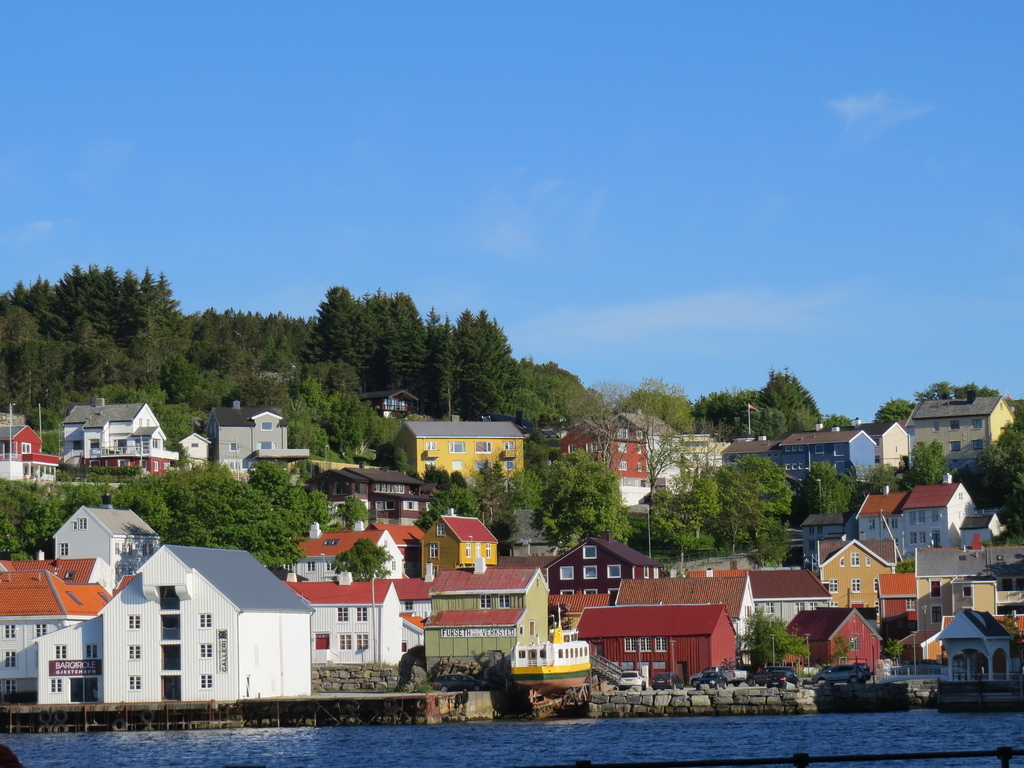 Kristiansund_Norway_BHsiung2016 (3).jpg Kristiansund_Norway_BHsiung2016 (3).jpg