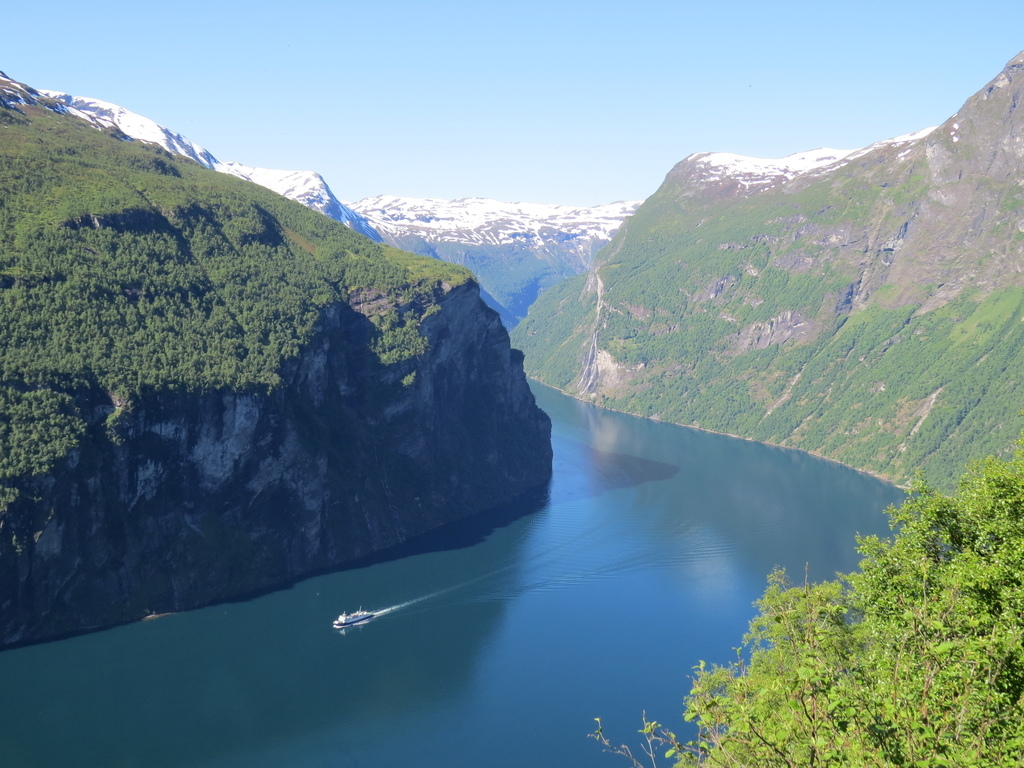 Ørnesvingen Viewpoint_Geirangerfjord_Norway_BHsiung2016 (2).jpg Ørnesvingen Viewpoint_Geirangerfjord_Norway_BHsiung2016 (2).jpg