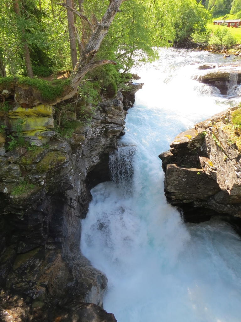 Stigfossen waterfall_Norway_BHsiung2016.jpg