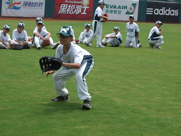 08.02棕熊-內野守備無人能 (12).JPG