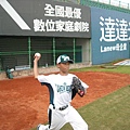 08.02大熊-我是小小王建民 (2).jpg