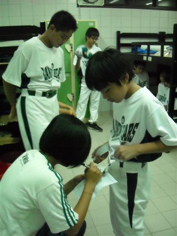 棕熊-換勁裝 (4).jpg