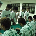 棕熊簽名會 (18).JPG